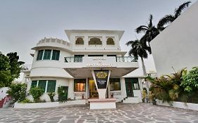 Treebo The Regal House, Near Fateh Sagar Lake